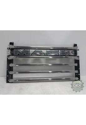 MACK  Grille