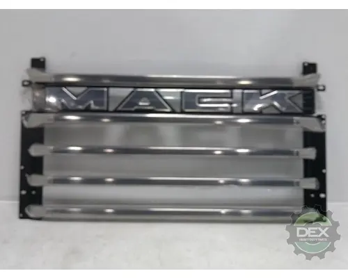 MACK  Grille