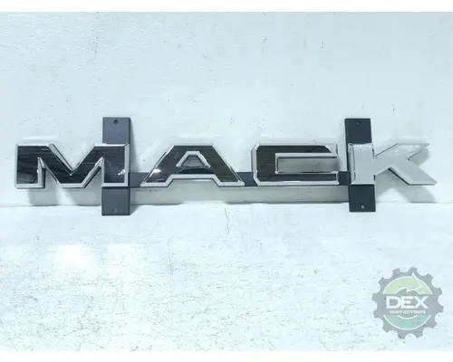 MACK  Grille