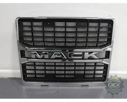 MACK  Grille