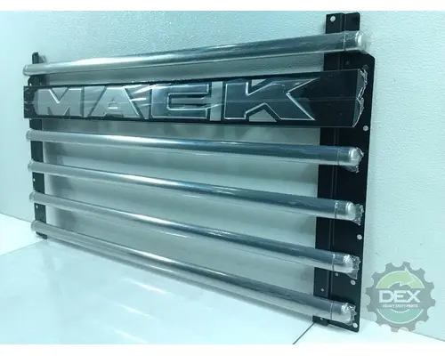 MACK  Grille