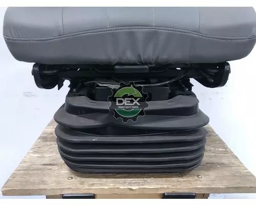 MACK  Seat, Front