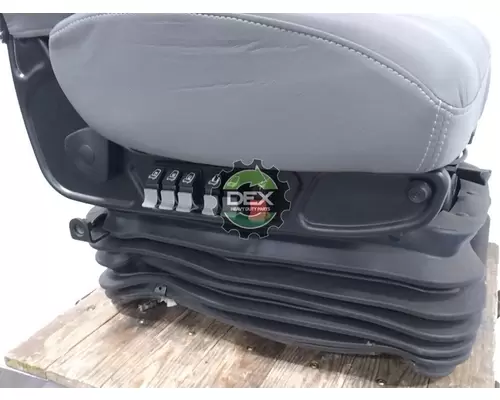 MACK  Seat, Front