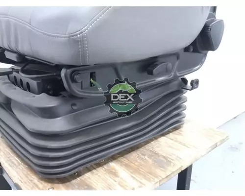 MACK  Seat, Front