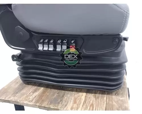 MACK  Seat, Front