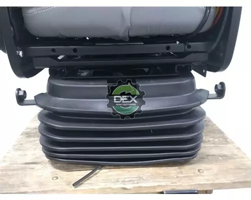 MACK  Seat, Front