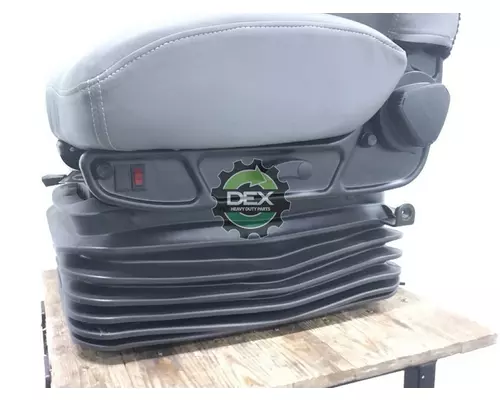 MACK  Seat, Front