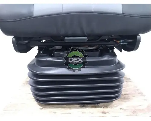 MACK  Seat, Front