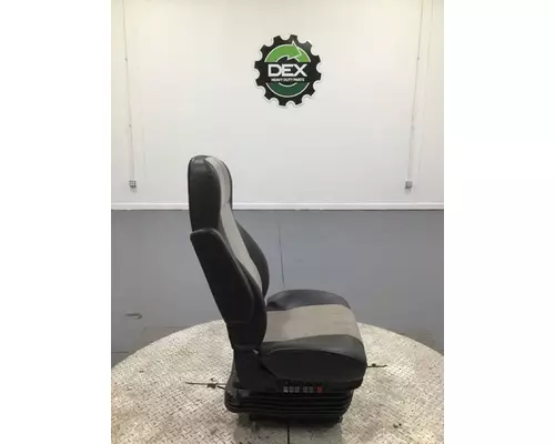MACK  Seat, Front
