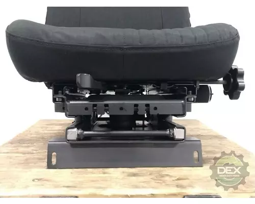 MACK  Seat, Front