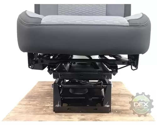 MACK  Seat, Front