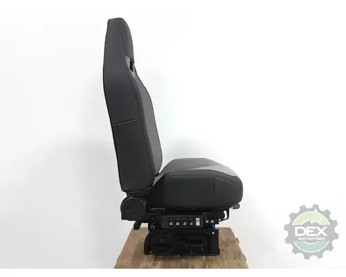 MACK  Seat, Front