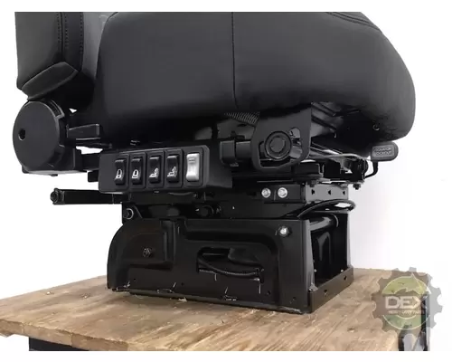 MACK  Seat, Front