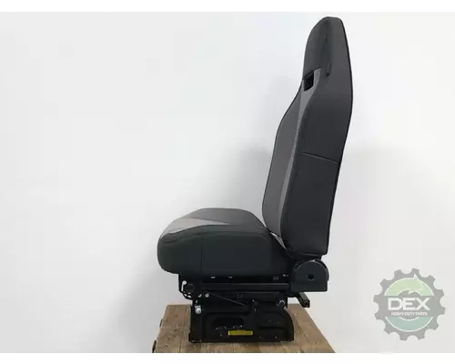 MACK  Seat, Front