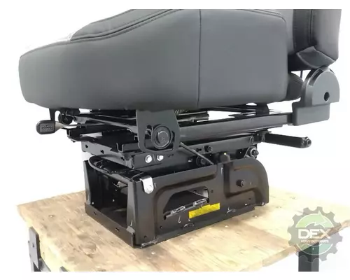 MACK  Seat, Front