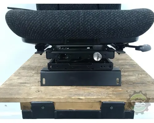 MACK  Seat, Front