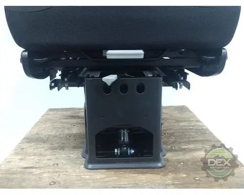 MACK  Seat, Front