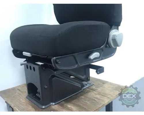 MACK  Seat, Front