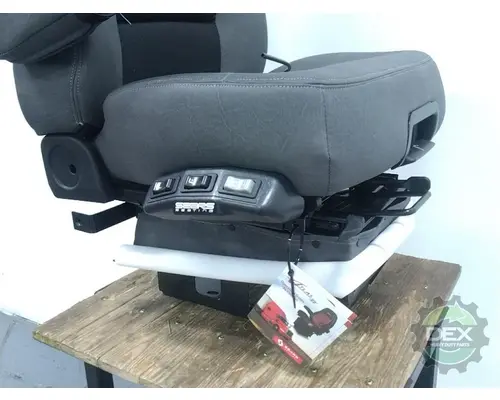 MACK  Seat, Front