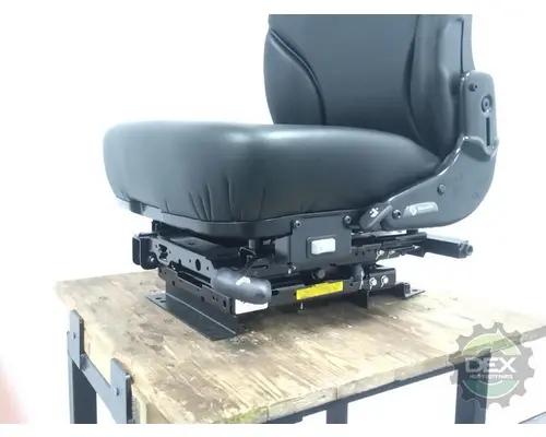 MACK  Seat, Front