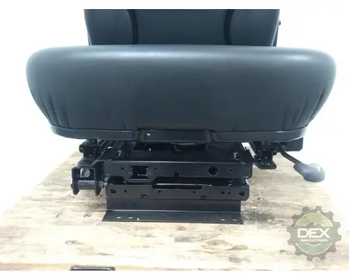 MACK  Seat, Front