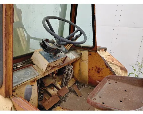 MASSEY FERGUSON MACHINE Equipment (Whole Vehicle)