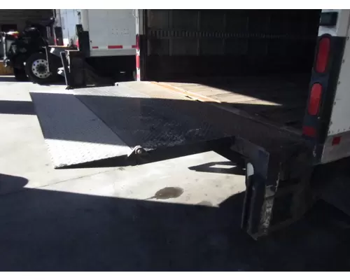 MAXON 72-150 SERIES LIFT GATE ASSEMBLY