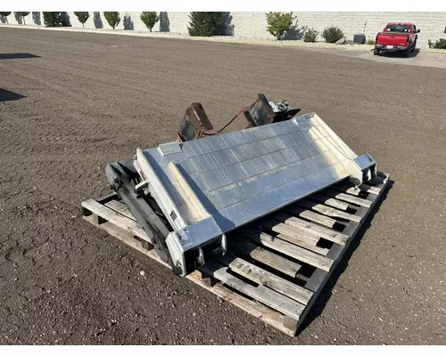 MAXON GPT 3000 Liftgate Liftgates  Tailgates