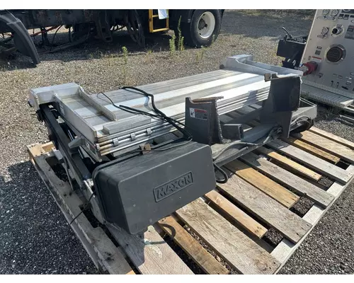 MAXON GPT 3000 Liftgates  Tailgates