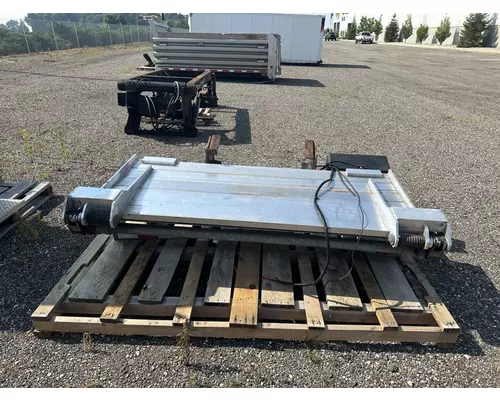 MAXON GPT 3000 Liftgates  Tailgates