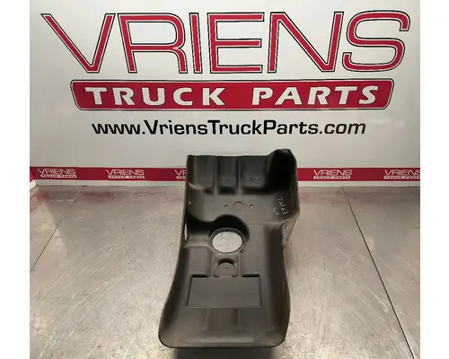 MCNEILUS 440 Fender