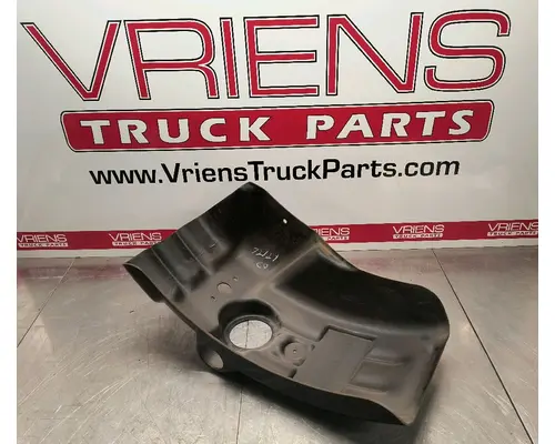 MCNEILUS 440 Fender