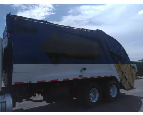 MCNEILUS REAR LOADER TRUCK BODIES, PACKER BODY