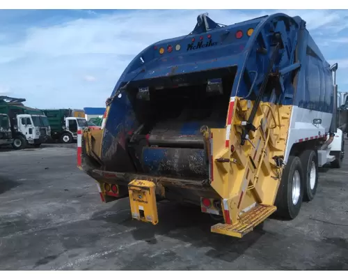 MCNEILUS REAR LOADER TRUCK BODIES, PACKER BODY