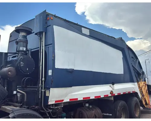 MCNEILUS REAR LOADER TRUCK BODIES, PACKER BODY