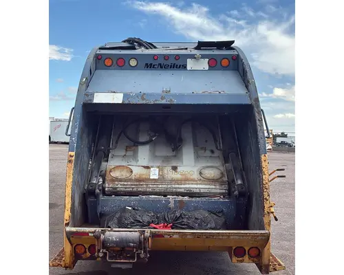 MCNEILUS REAR LOADER TRUCK BODIES, PACKER BODY