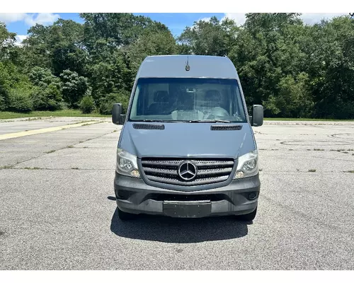 MERCEDES-BENZ 2500 SPRINTER Complete Vehicle