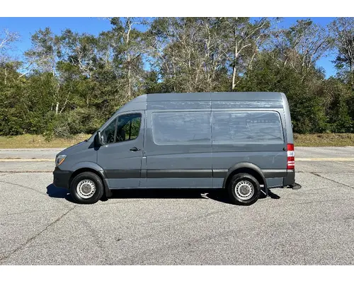 MERCEDES-BENZ 2500 SPRINTER Complete Vehicle