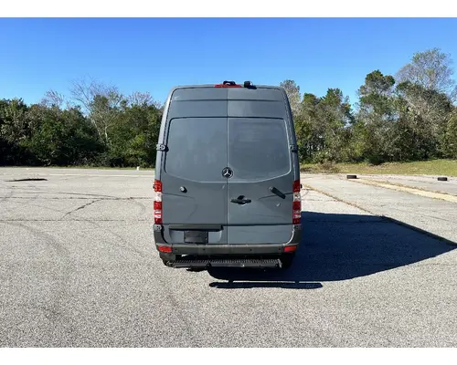 MERCEDES-BENZ 2500 SPRINTER Complete Vehicle