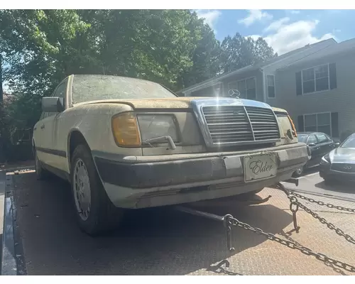 MERCEDES-BENZ 300 Air Cleaner