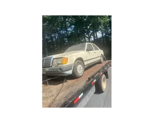 MERCEDES-BENZ 300 Air Cleaner