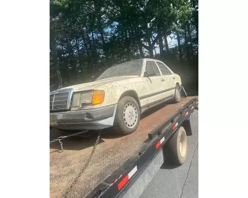 MERCEDES-BENZ 300 Air Cleaner