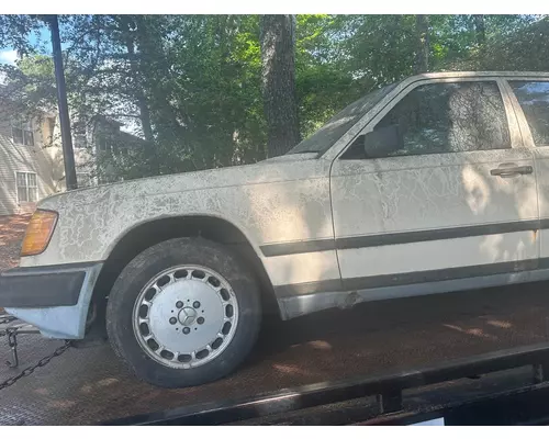 MERCEDES-BENZ 300 Air Cleaner