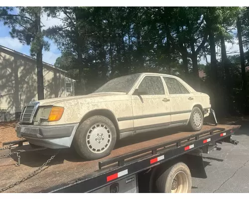 MERCEDES-BENZ 300 Alternator