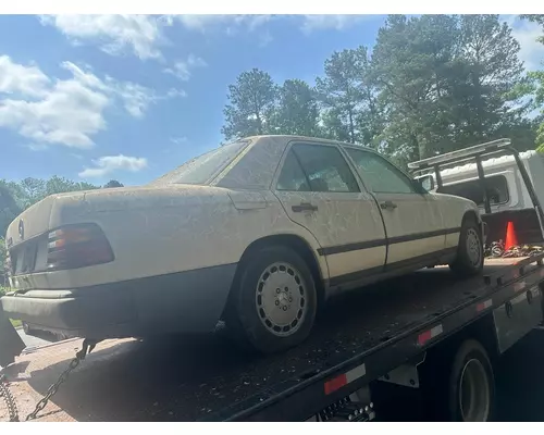 MERCEDES-BENZ 300 Door Glass, Front