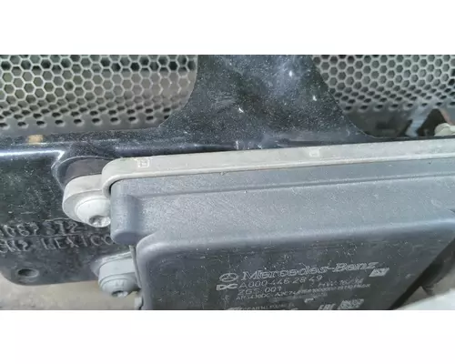 MERCEDES-BENZ A000 446 28 49 RADAR ANTI-COLLISION MODULE