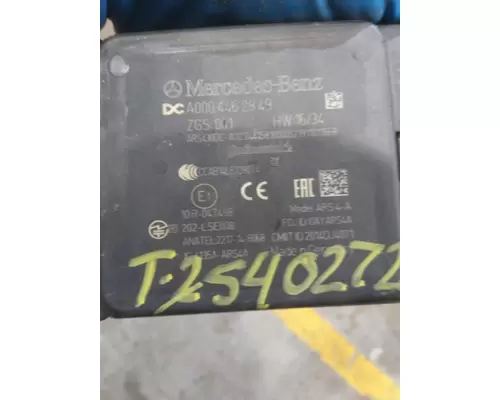 MERCEDES-BENZ A000 446 28 49 RADAR ANTI-COLLISION MODULE
