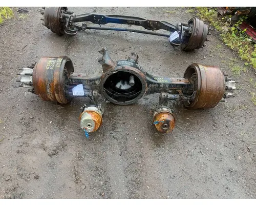 MERCEDES BENZ CASCADIA Axle Housing (Front)