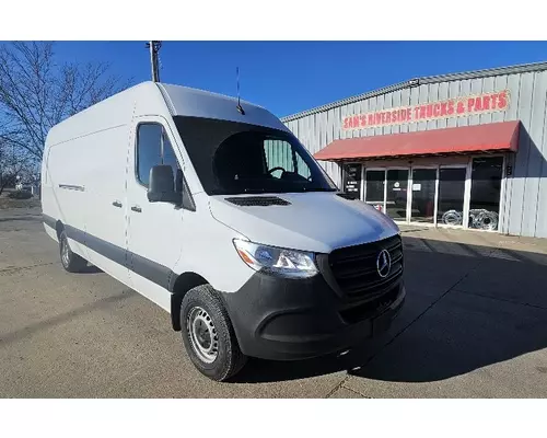 MERCEDES-BENZ SPRINTER Used Trucks