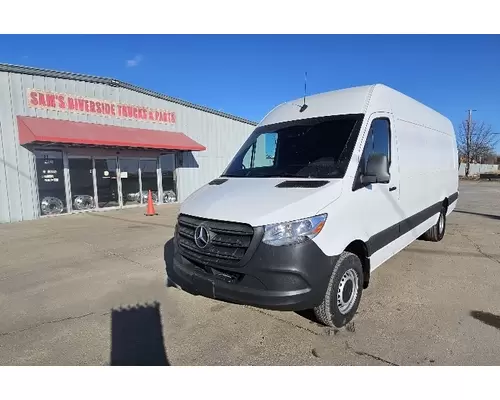 MERCEDES-BENZ SPRINTER Used Trucks